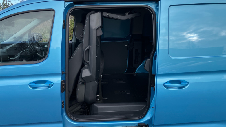 Ford Transit Connect 250 L2 Petrol 1.5 EcoBoost PHEV 150 Active FlexCab Van Auto